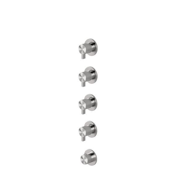 Thermostatic mixer with 4 manifolds